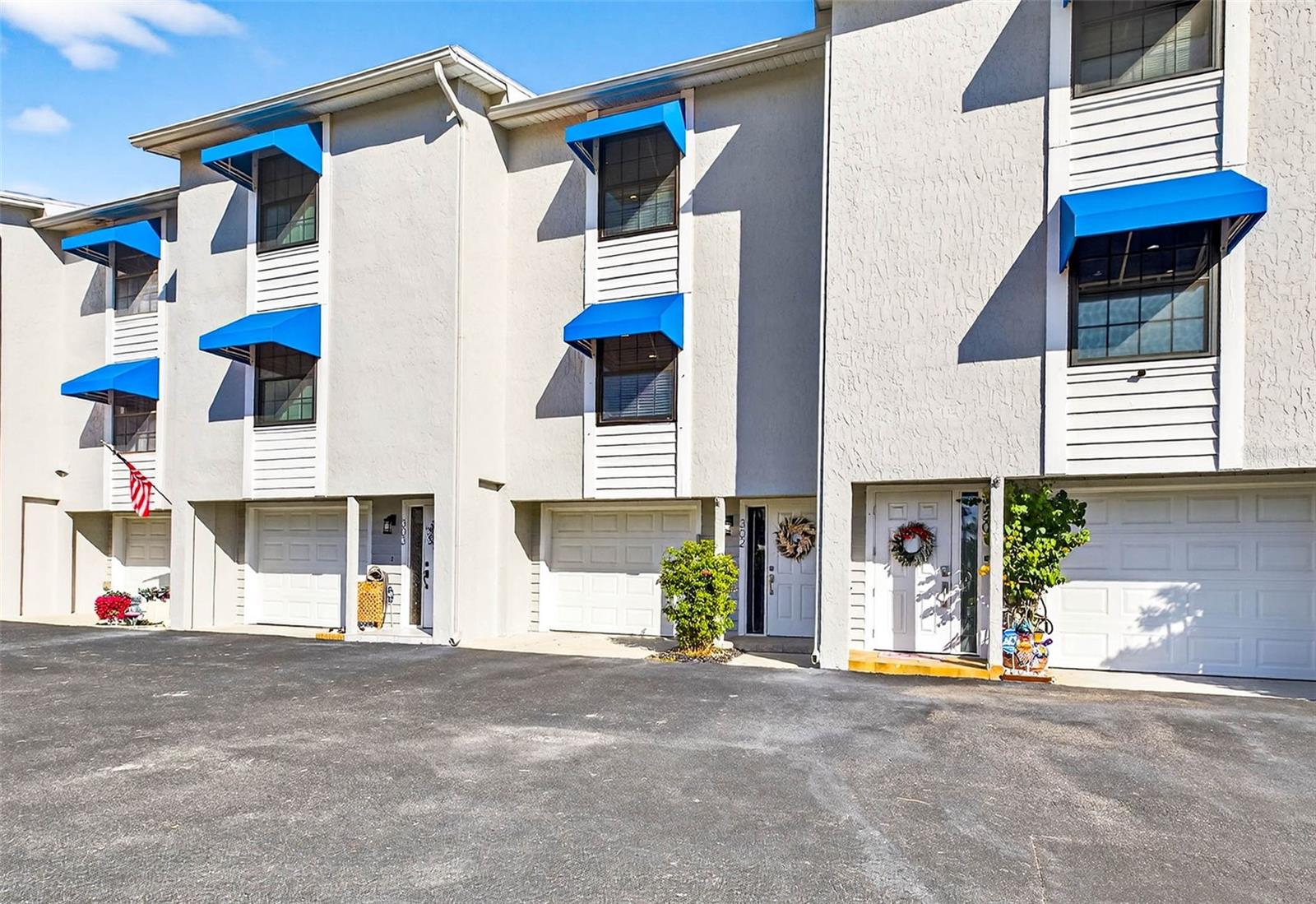 Image 3 of 61 For 745 Pinellas Bayway S 302
