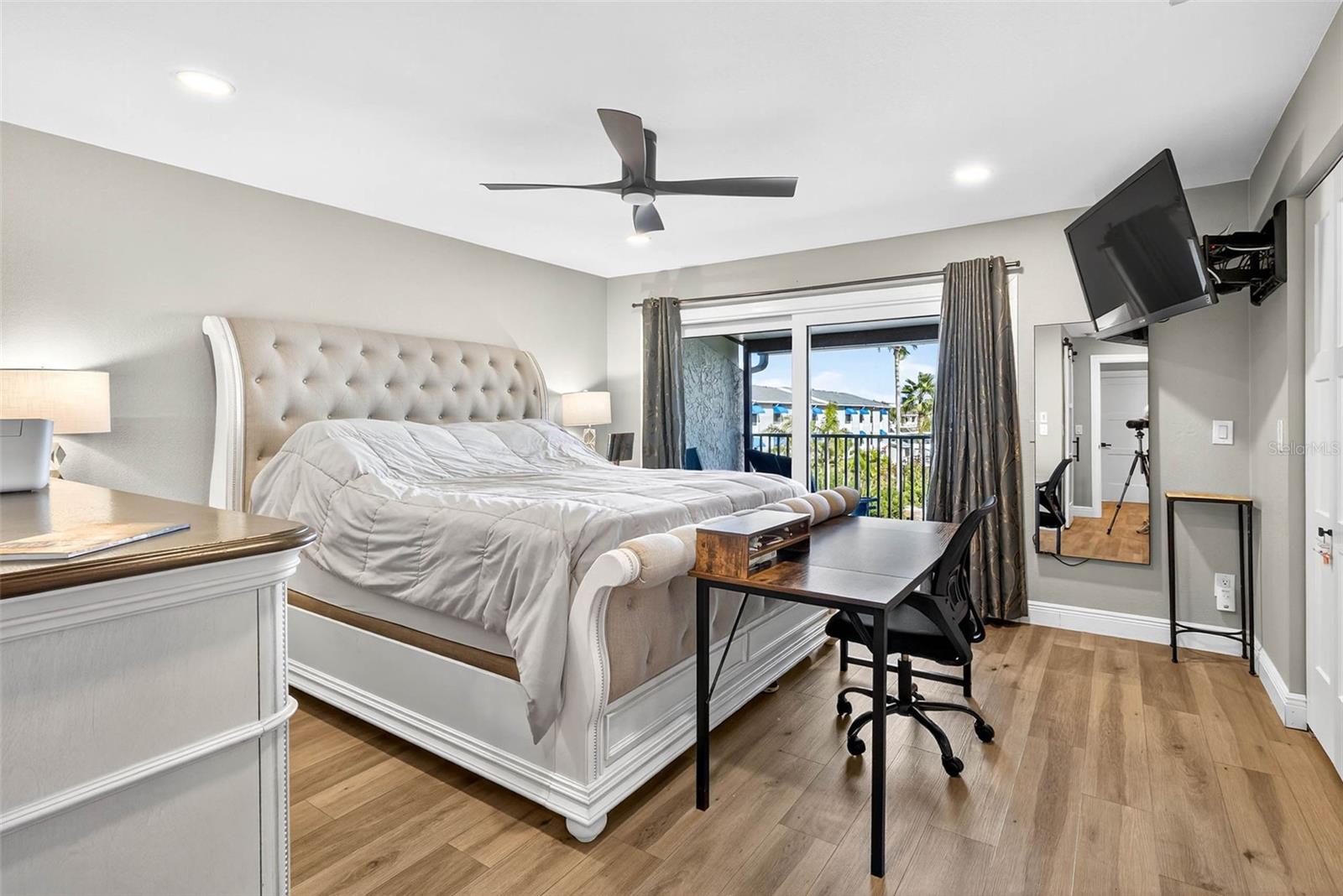 Image 31 of 61 For 745 Pinellas Bayway S 302