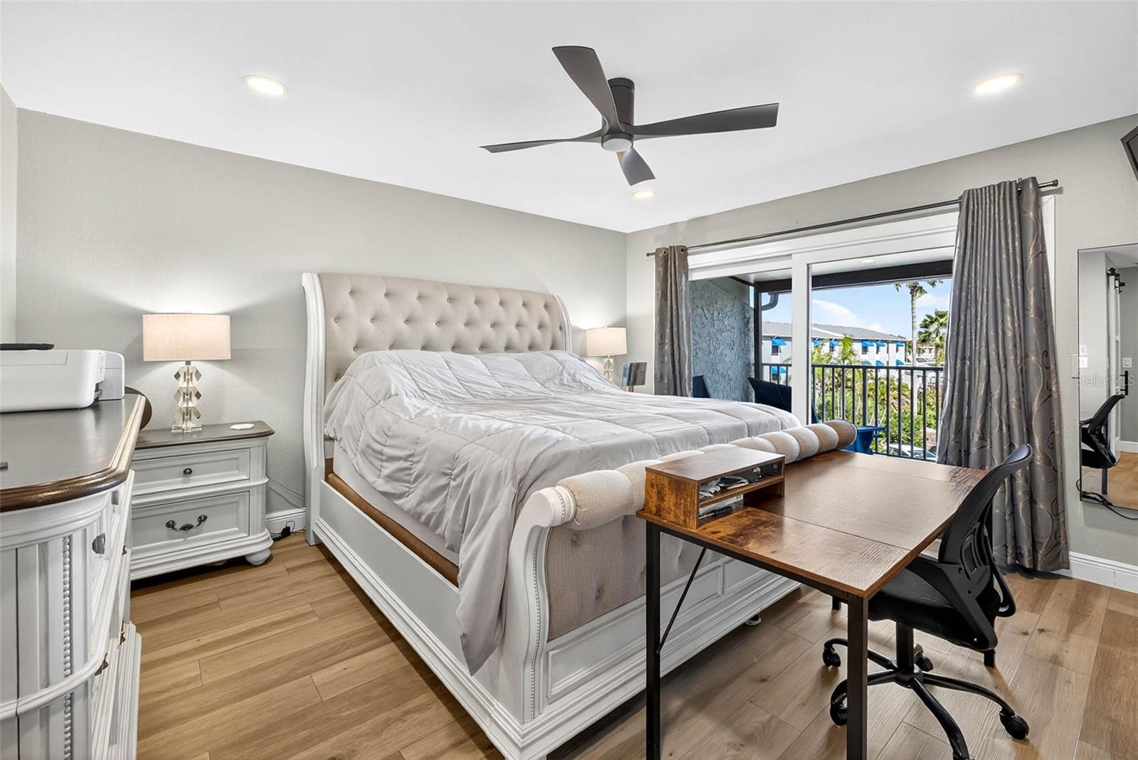 Image 32 of 61 For 745 Pinellas Bayway S 302