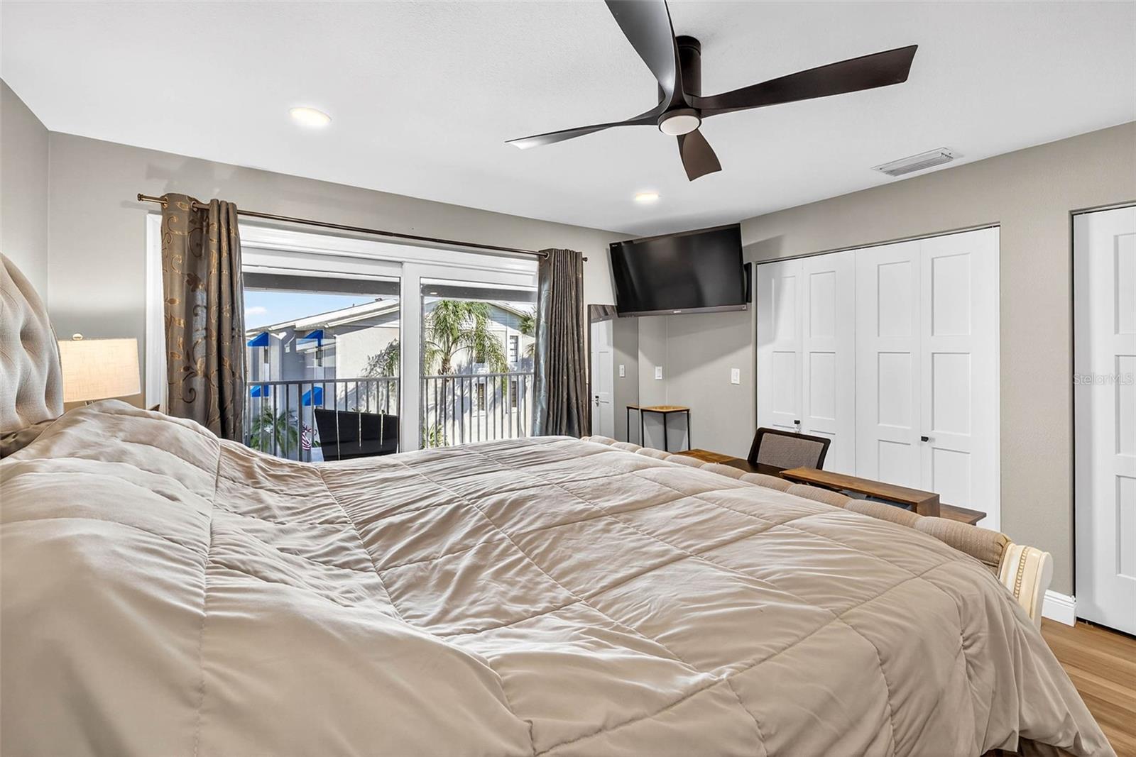 Image 34 of 61 For 745 Pinellas Bayway S 302