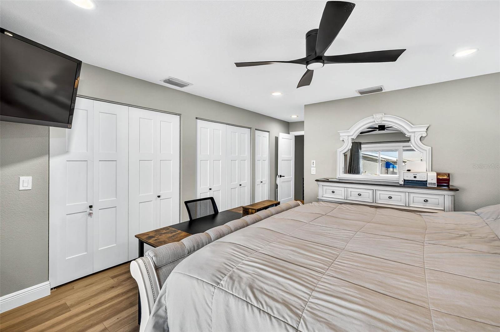 Image 35 of 61 For 745 Pinellas Bayway S 302