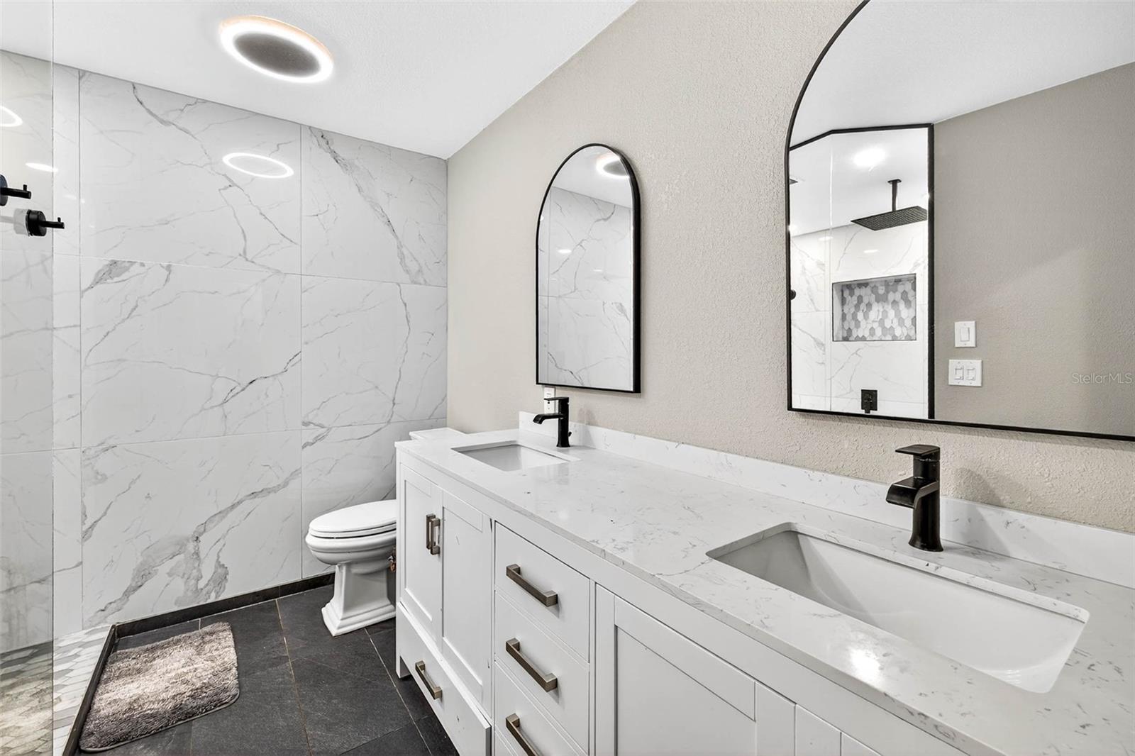 Image 36 of 61 For 745 Pinellas Bayway S 302