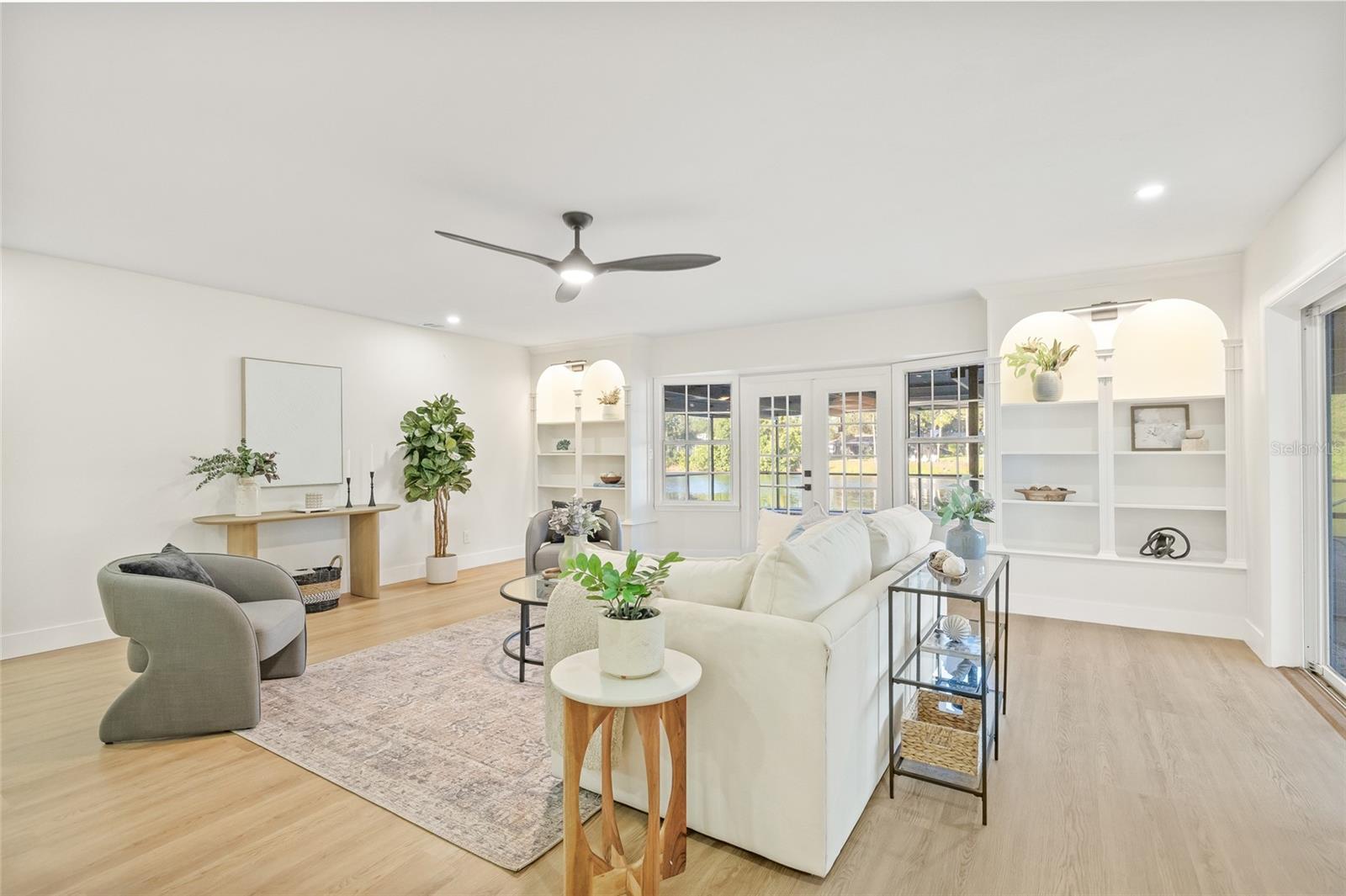 Image 14 of 72 For 2615 Desoto Way S