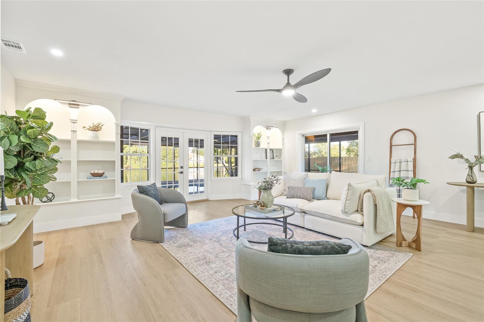 Image 16 of 72 For 2615 Desoto Way S