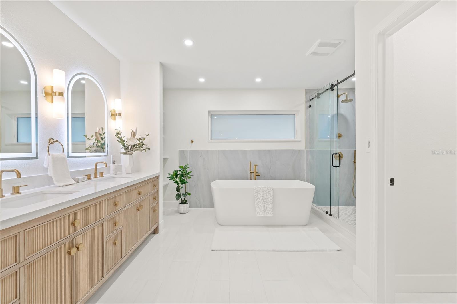 Image 24 of 72 For 2615 Desoto Way S