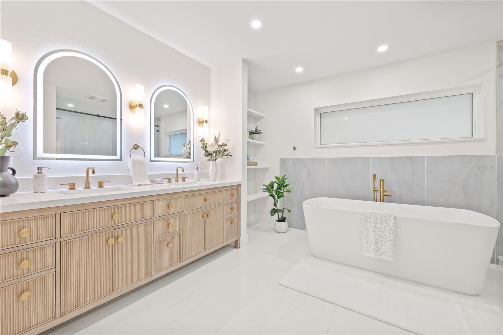 Image 25 of 72 For 2615 Desoto Way S