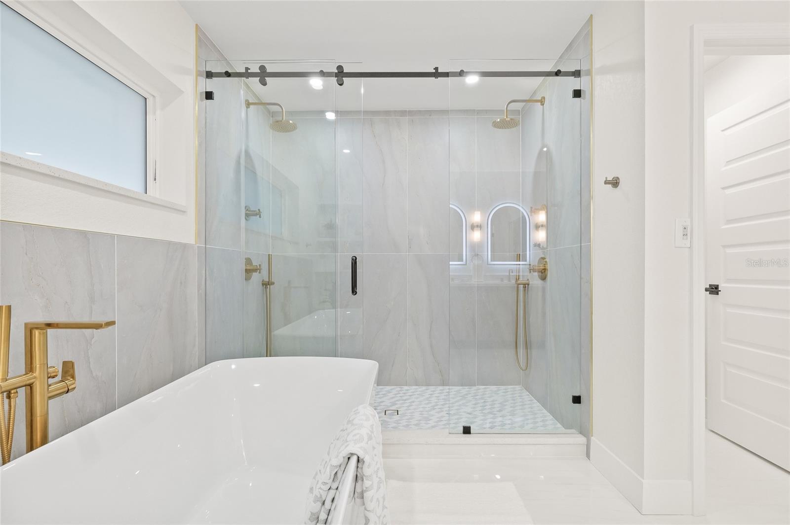 Image 27 of 72 For 2615 Desoto Way S