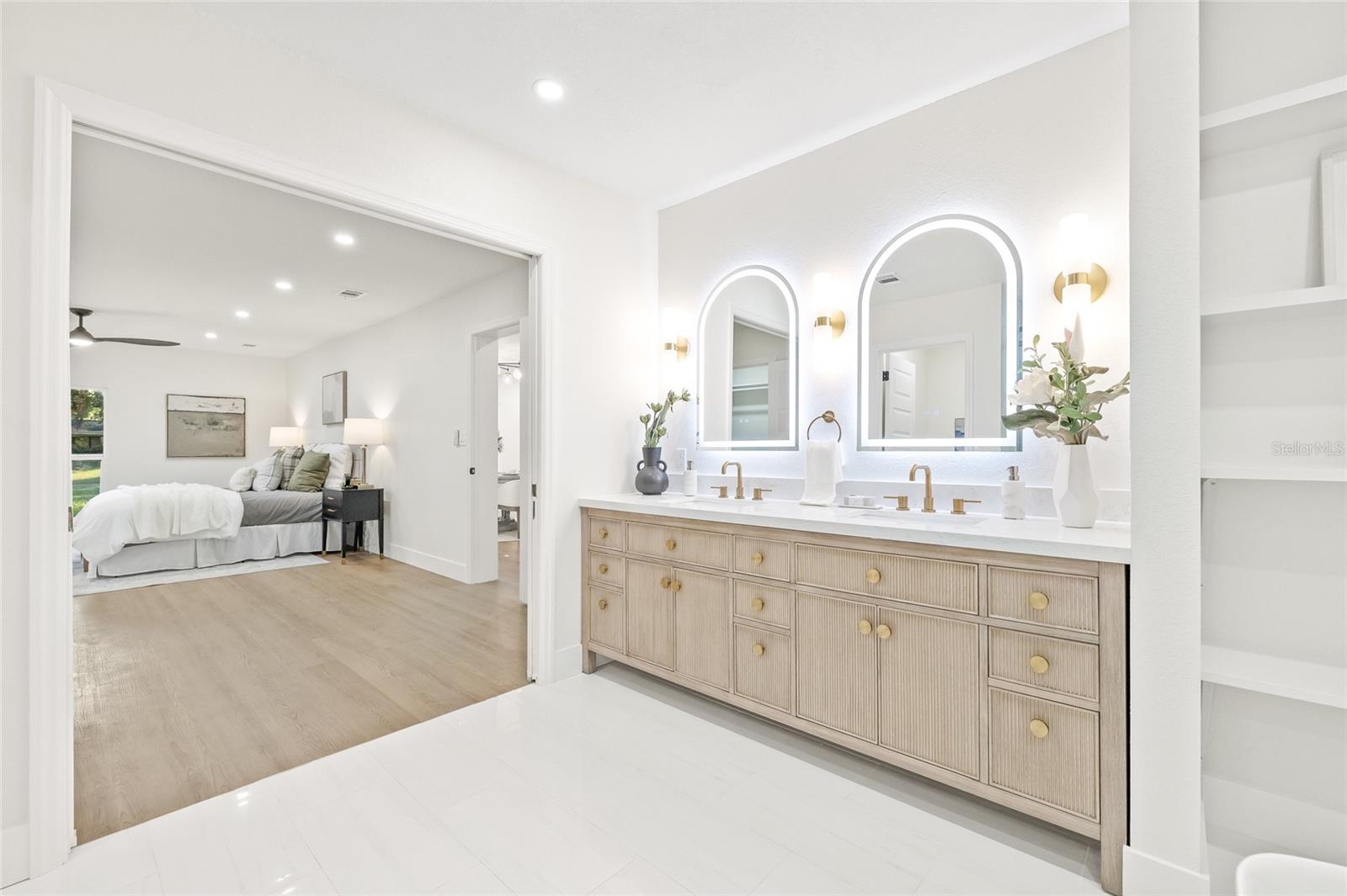 Image 28 of 72 For 2615 Desoto Way S