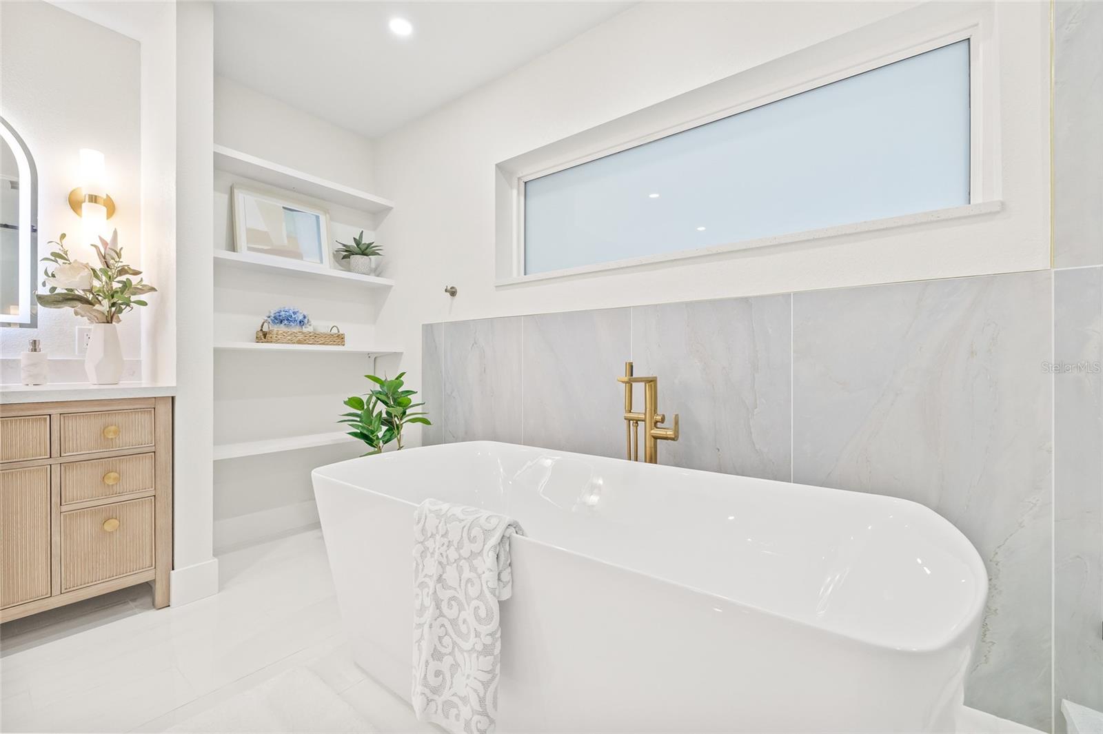 Image 29 of 72 For 2615 Desoto Way S