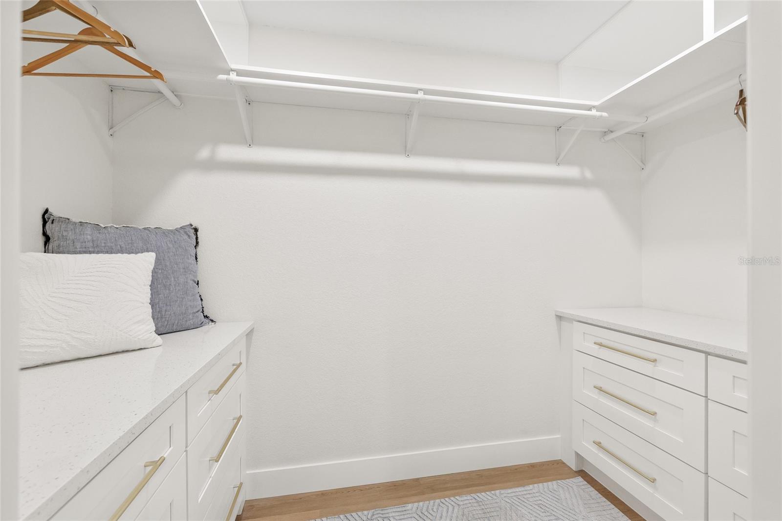 Image 30 of 72 For 2615 Desoto Way S