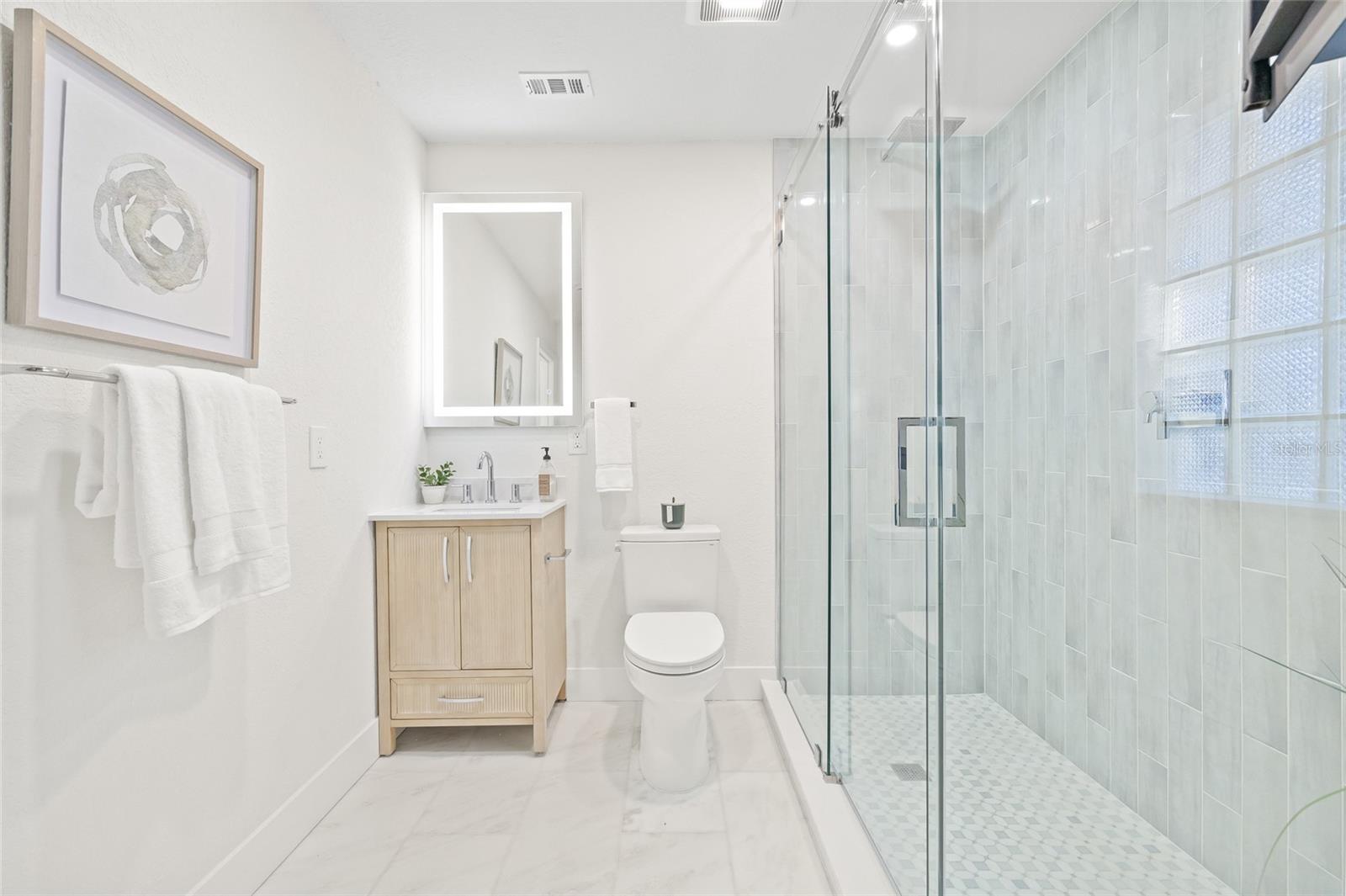 Image 36 of 72 For 2615 Desoto Way S