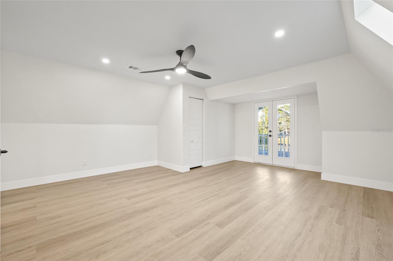 Image 48 of 72 For 2615 Desoto Way S