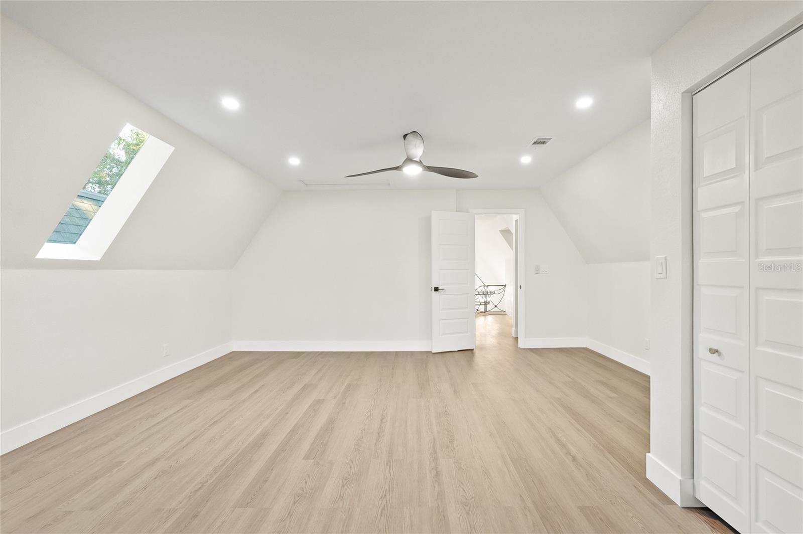 Image 49 of 72 For 2615 Desoto Way S