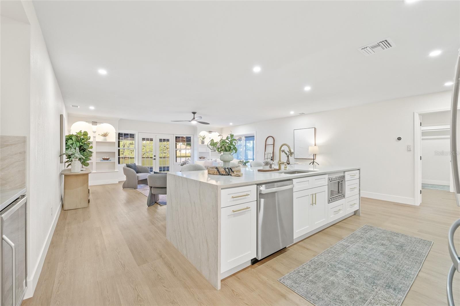 Image 5 of 72 For 2615 Desoto Way S