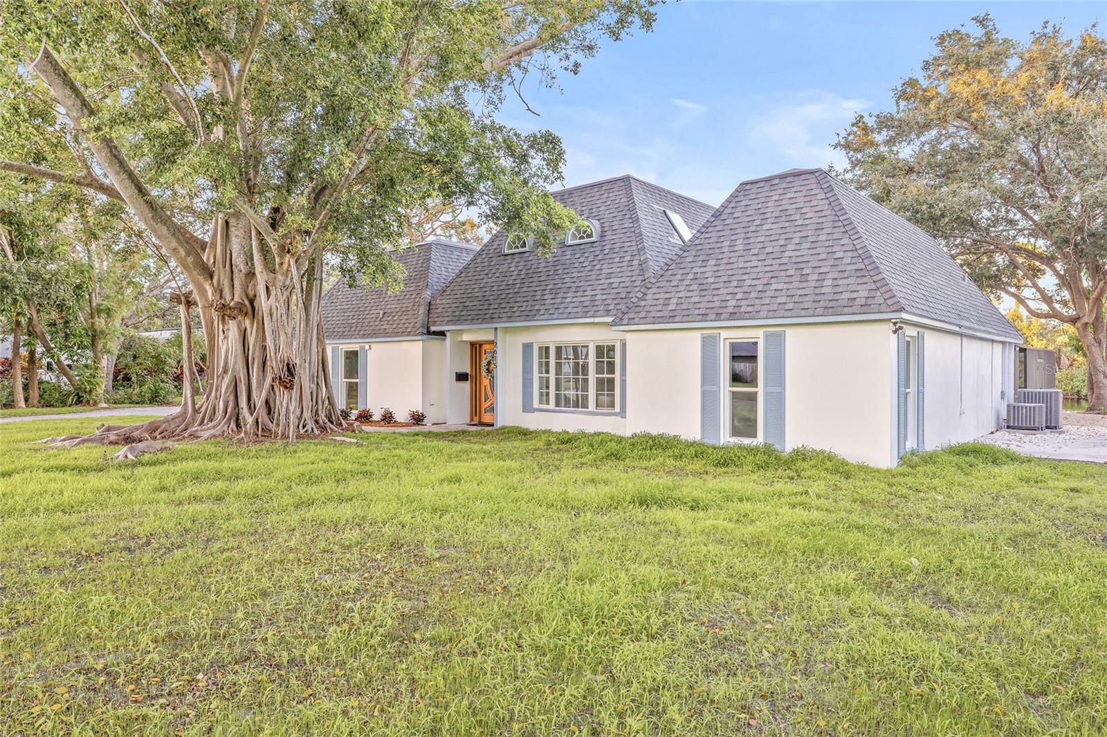 Image 67 of 72 For 2615 Desoto Way S