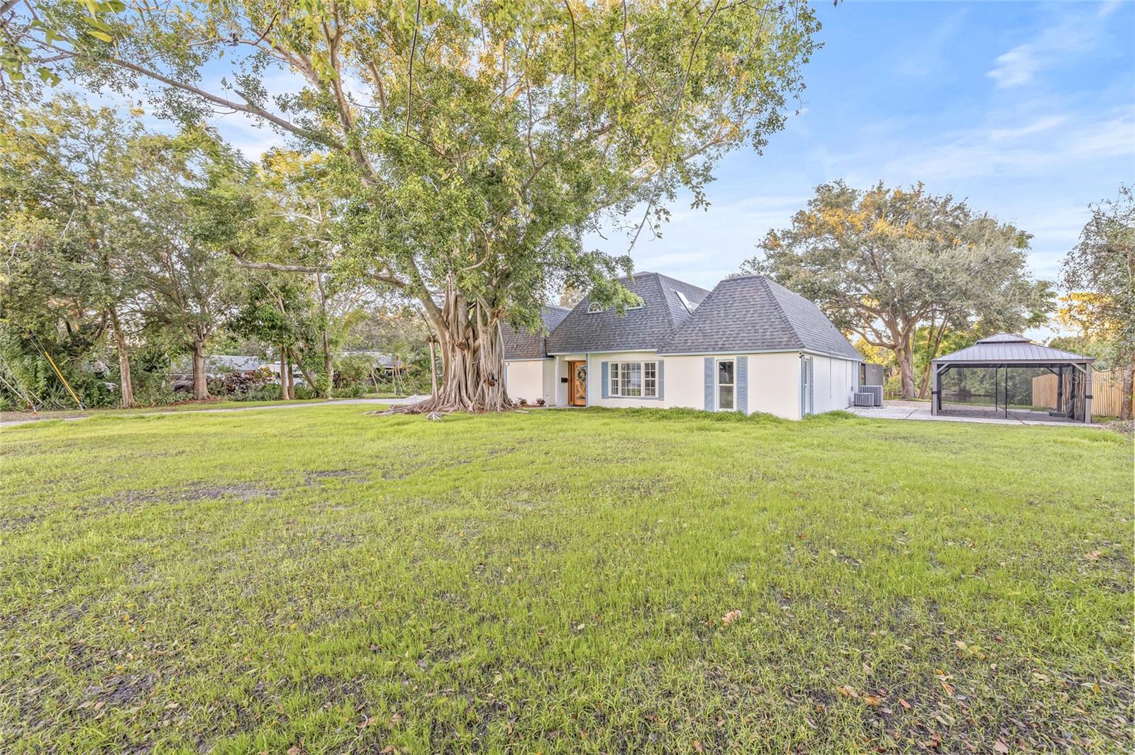 Image 68 of 72 For 2615 Desoto Way S