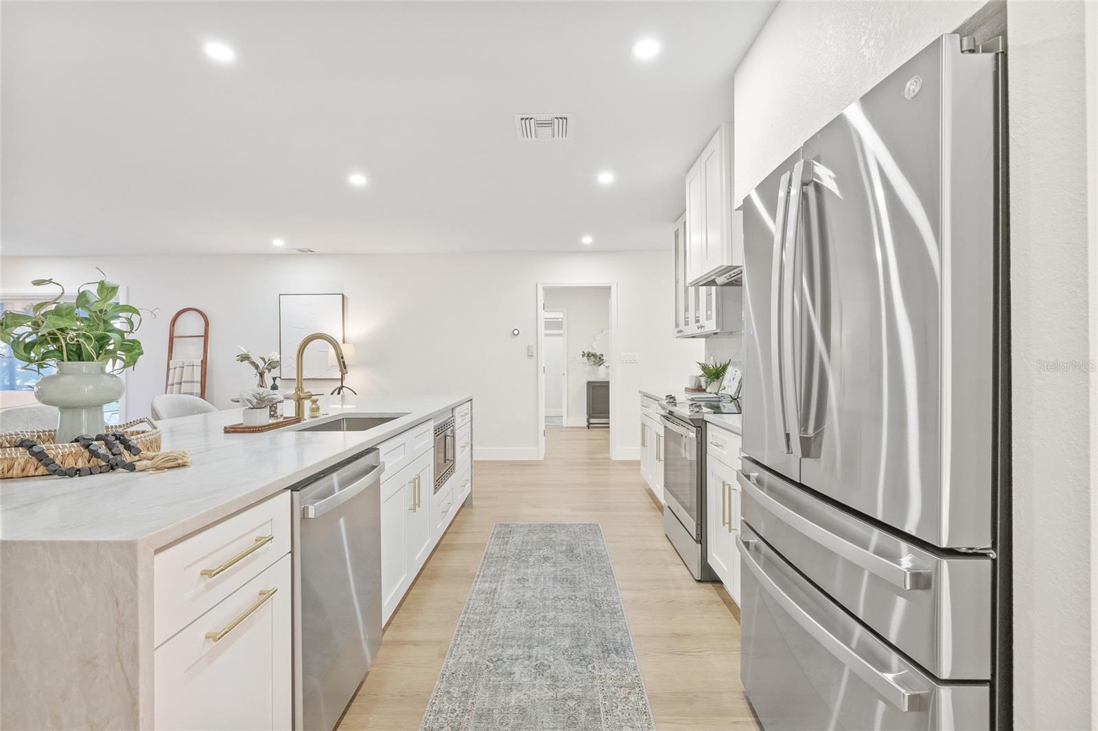 Image 7 of 72 For 2615 Desoto Way S