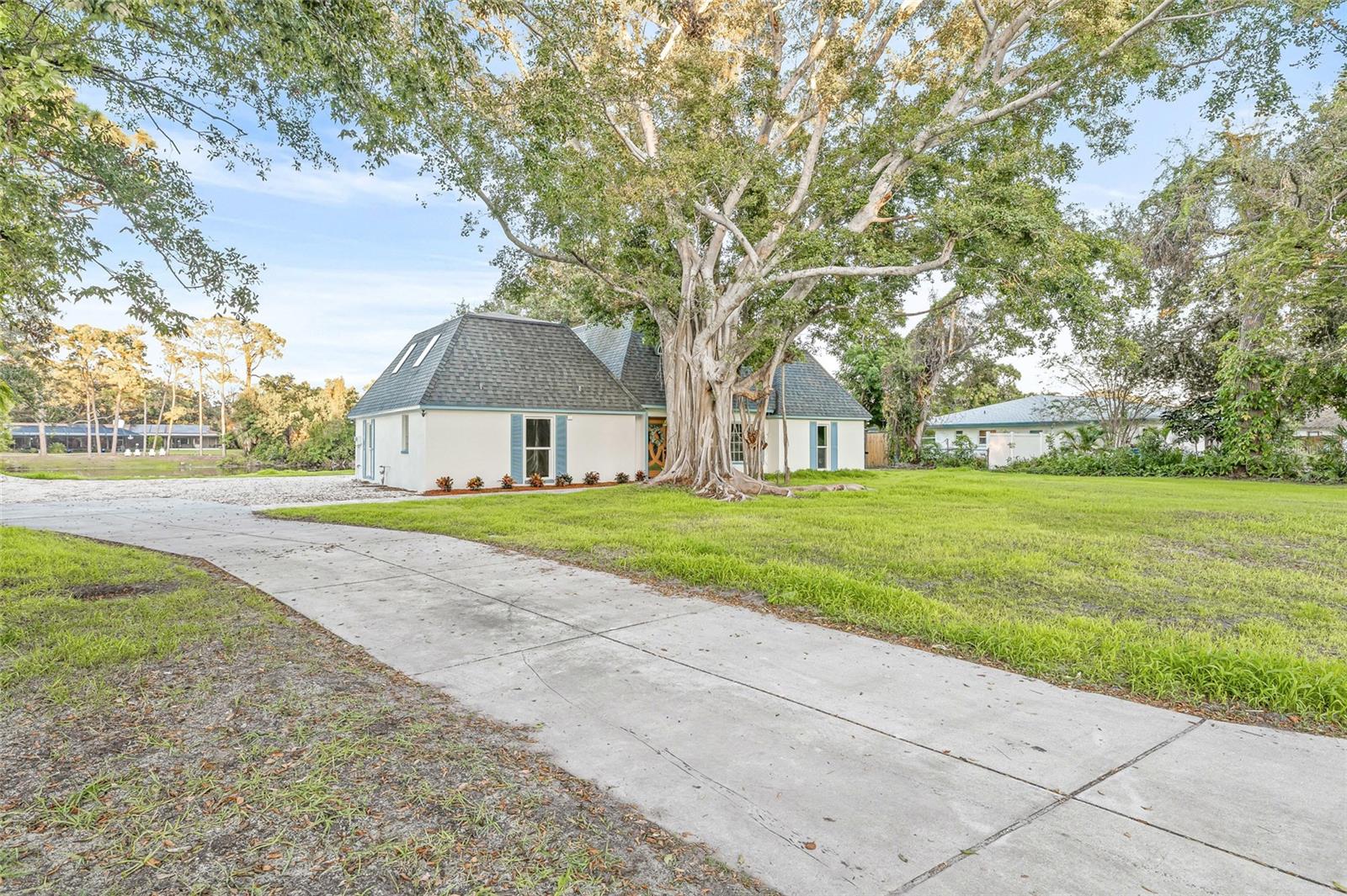 Image 70 of 72 For 2615 Desoto Way S