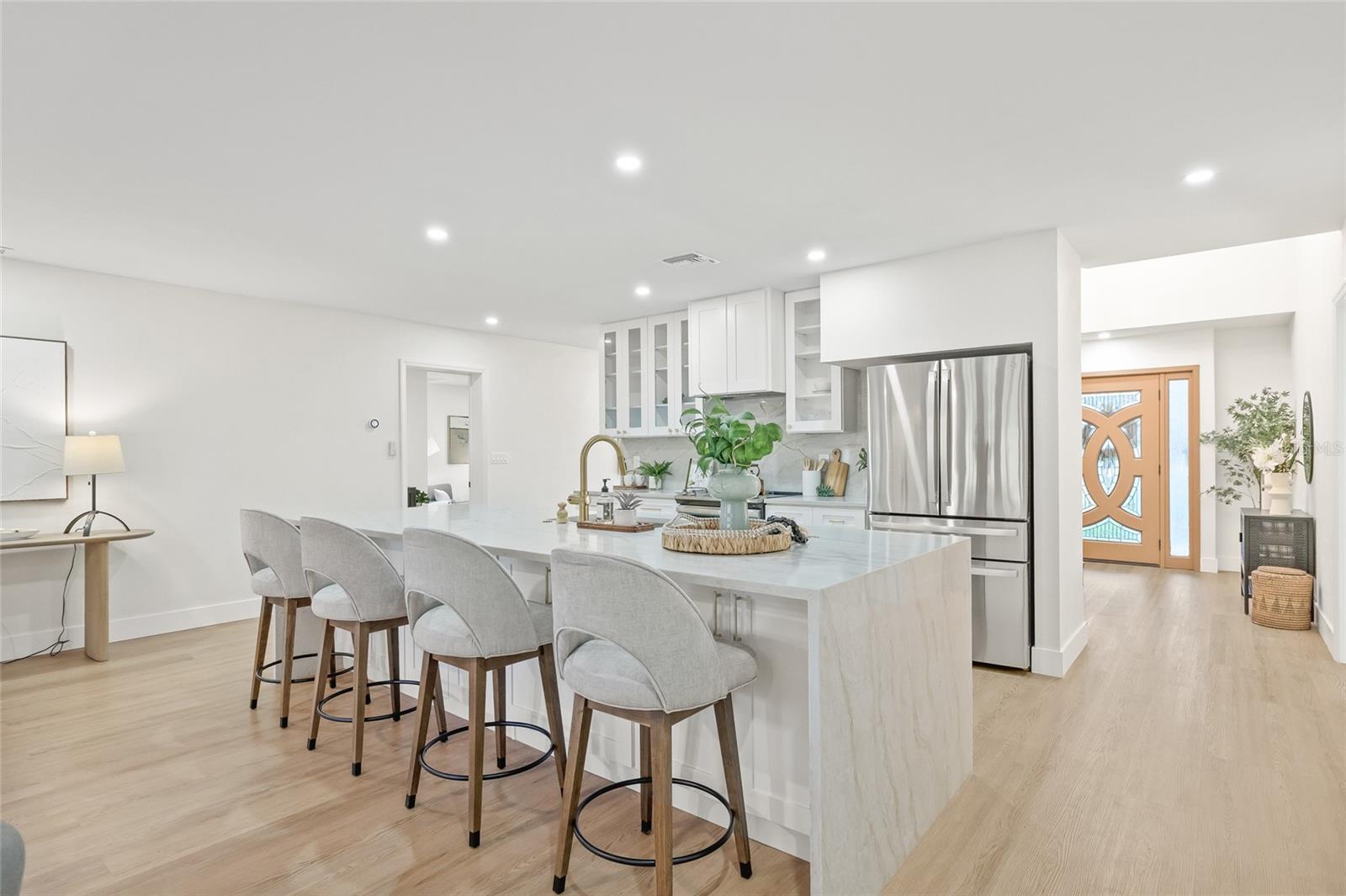 Image 8 of 72 For 2615 Desoto Way S