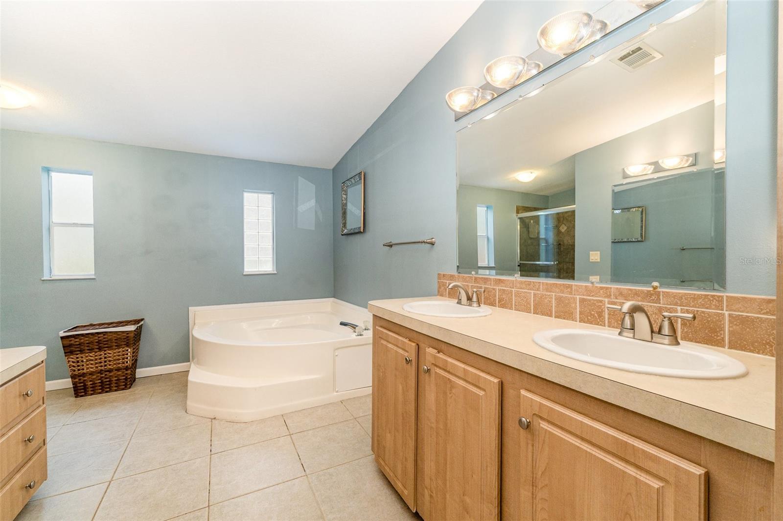 Image 14 of 32 For 4328 Meadow Street