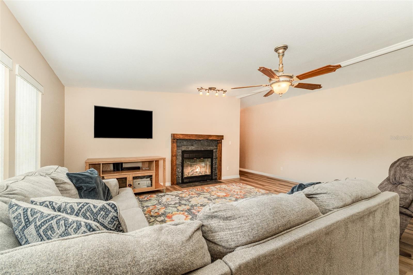 Image 7 of 32 For 4328 Meadow Street
