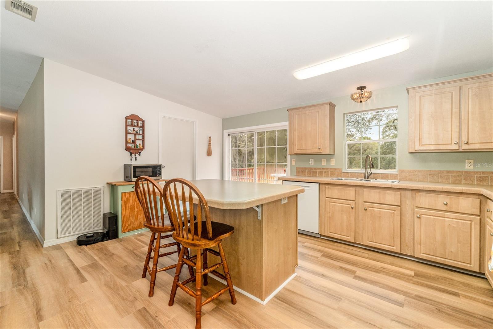 Image 9 of 32 For 4328 Meadow Street