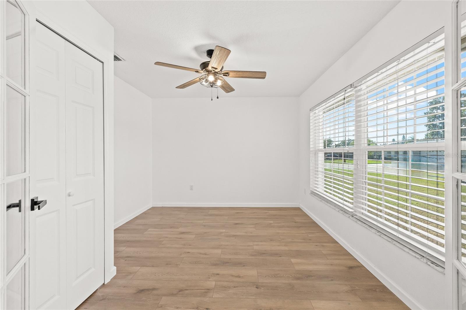 Image 18 of 43 For 7807 Summertree Lane