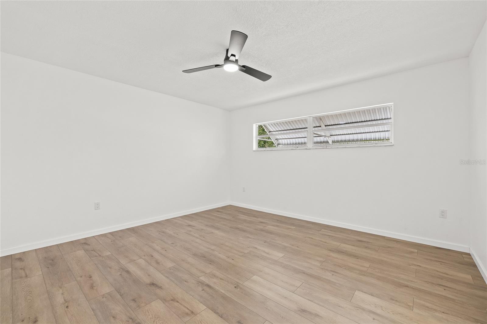 Image 20 of 43 For 7807 Summertree Lane