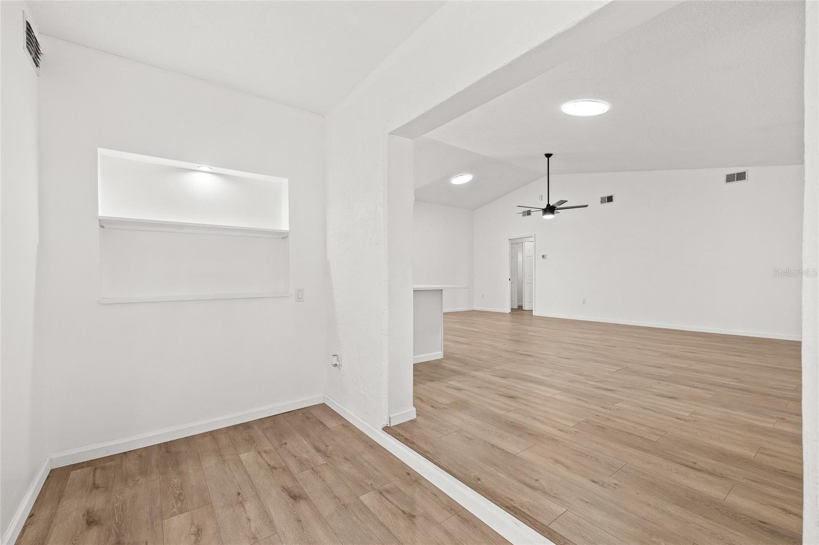 Image 34 of 43 For 7807 Summertree Lane