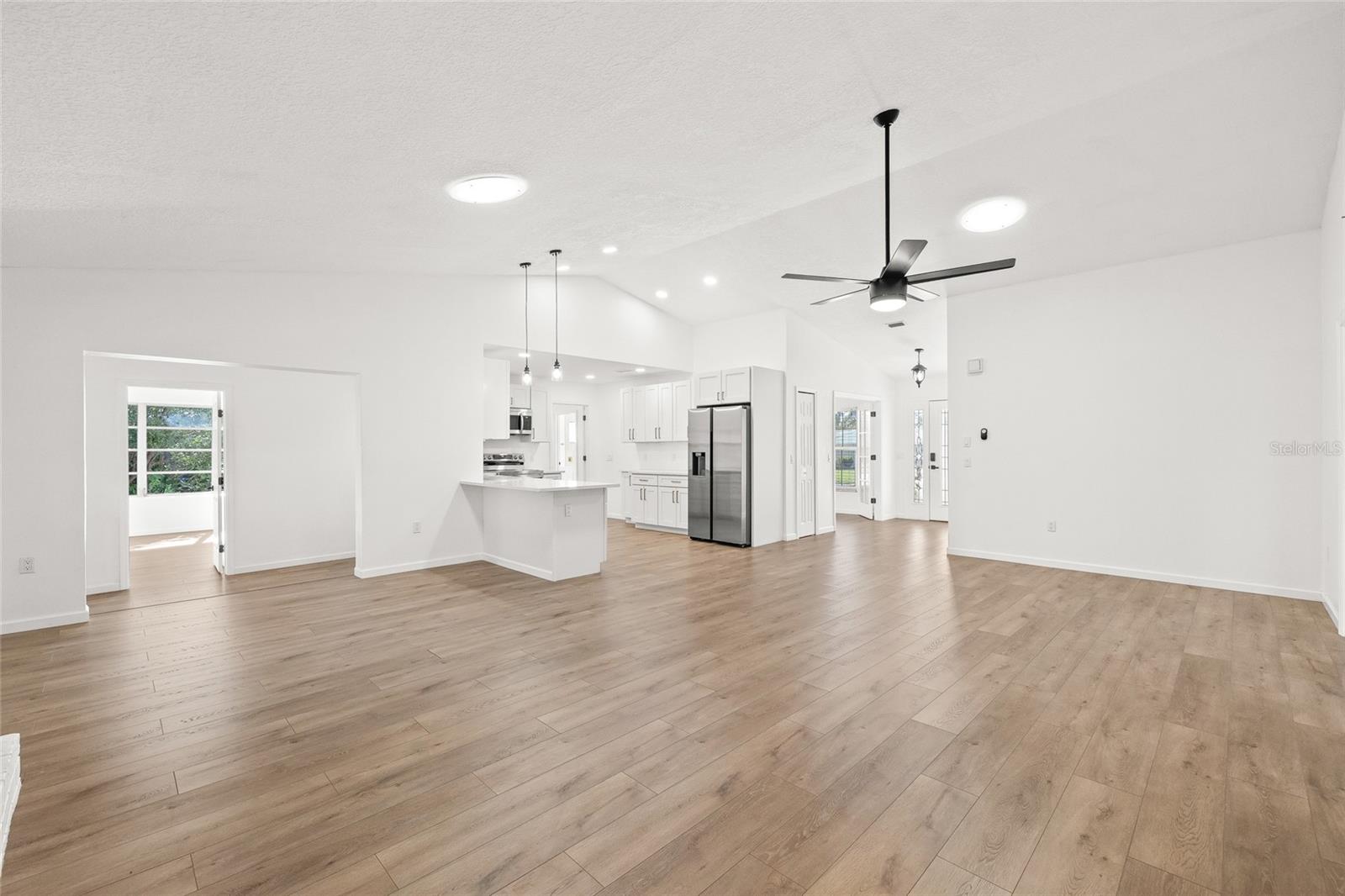 Image 8 of 43 For 7807 Summertree Lane