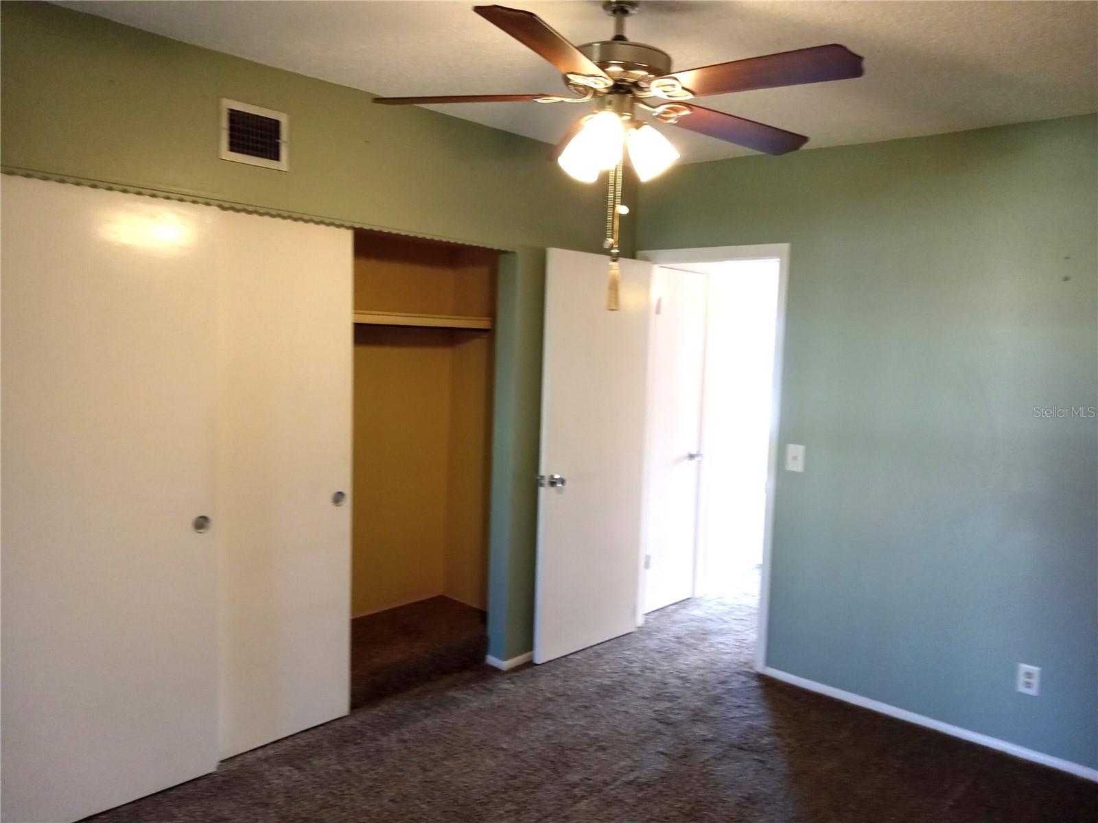 Image 12 of 39 For 2428 Columbia Drive 56