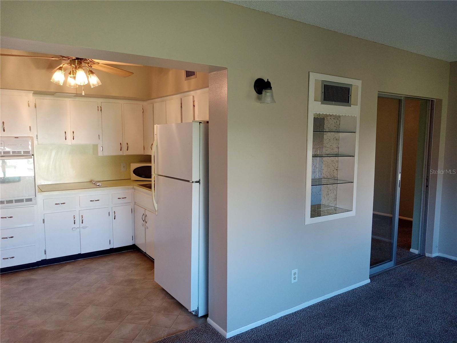 Image 8 of 39 For 2428 Columbia Drive 56
