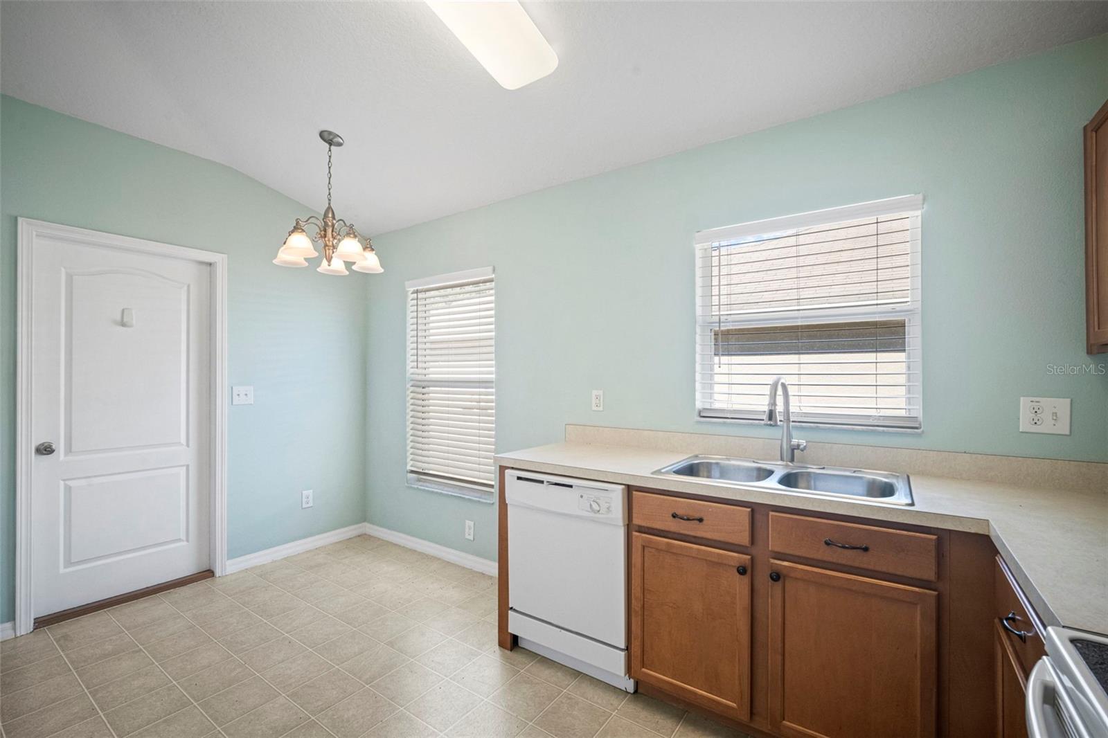 Image 18 of 39 For 13738 Caden Glen Drive