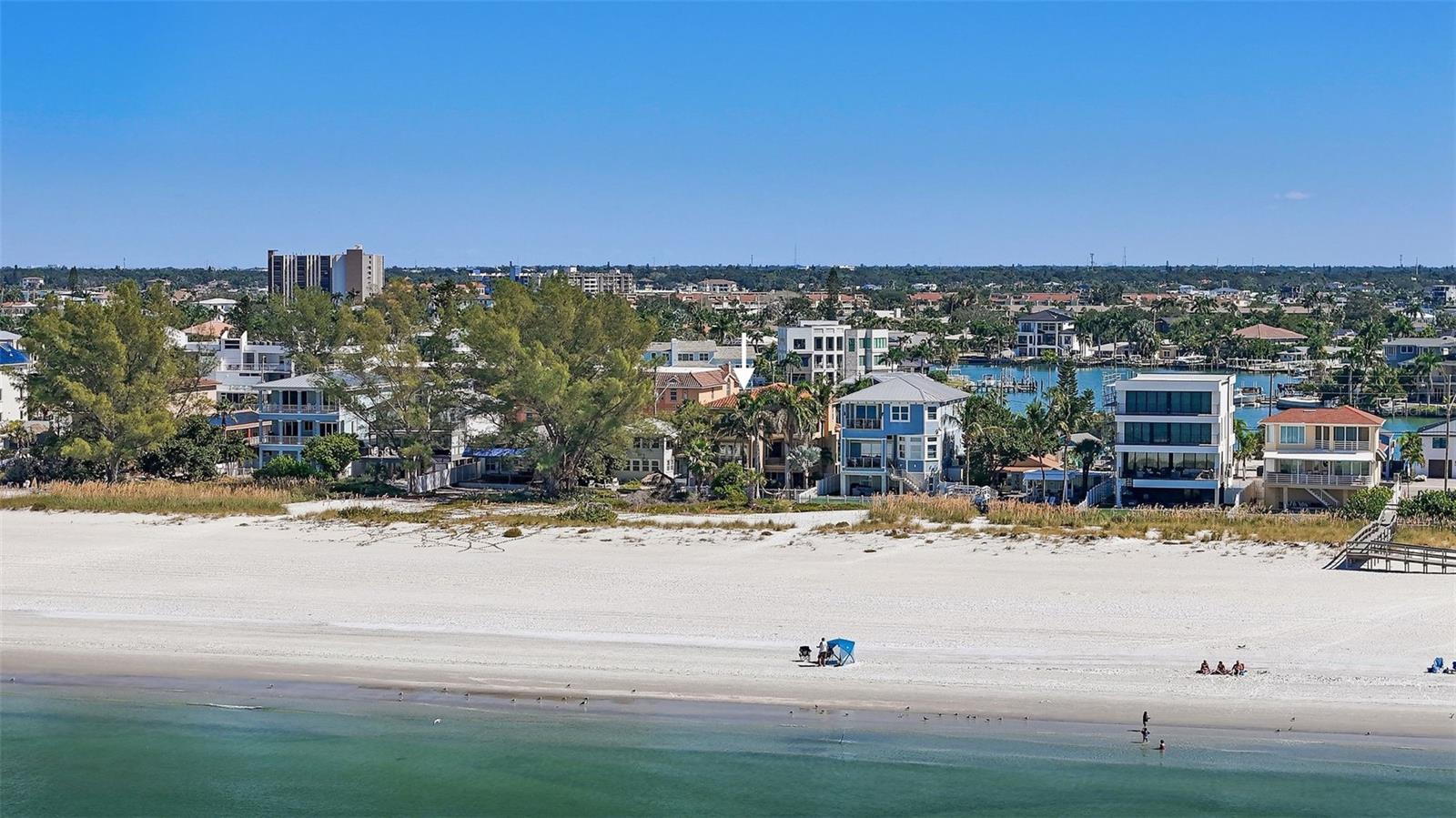 Image 12 of 77 For 10048 Gulf Boulevard