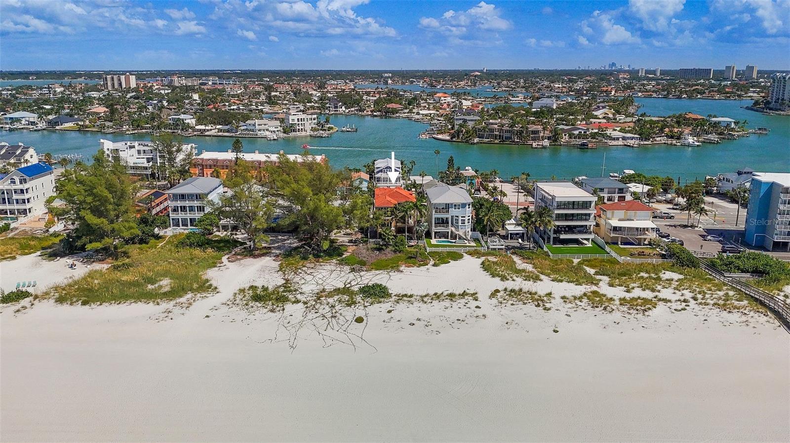 Image 13 of 77 For 10048 Gulf Boulevard