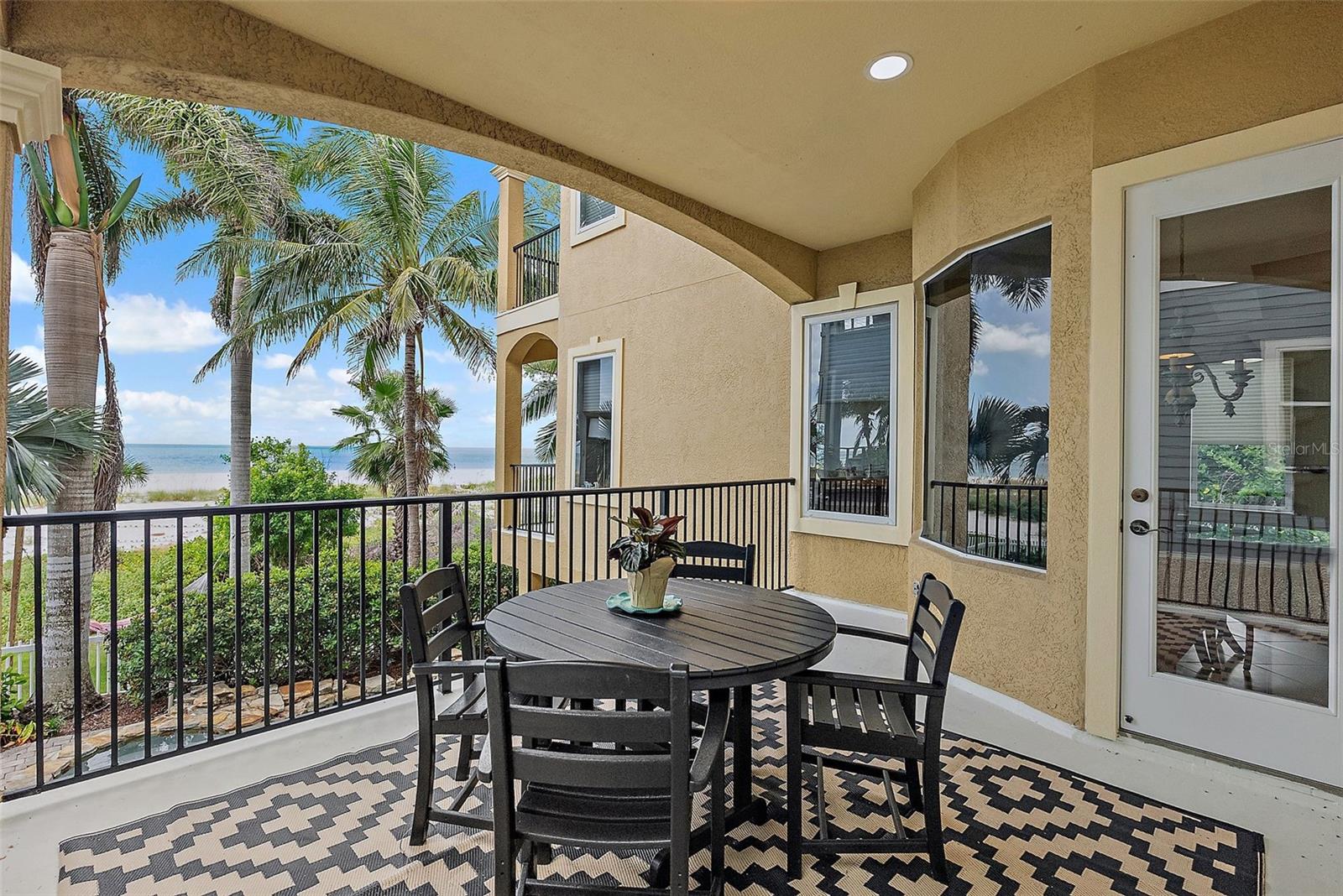 Image 19 of 77 For 10048 Gulf Boulevard