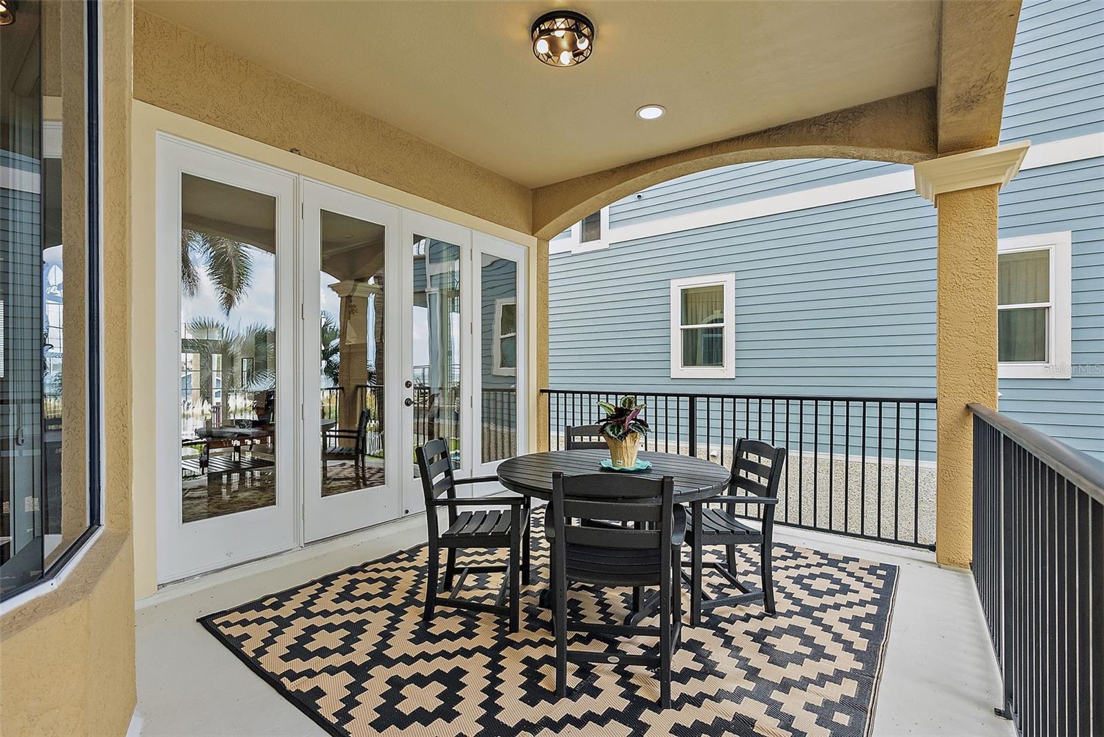 Image 21 of 77 For 10048 Gulf Boulevard