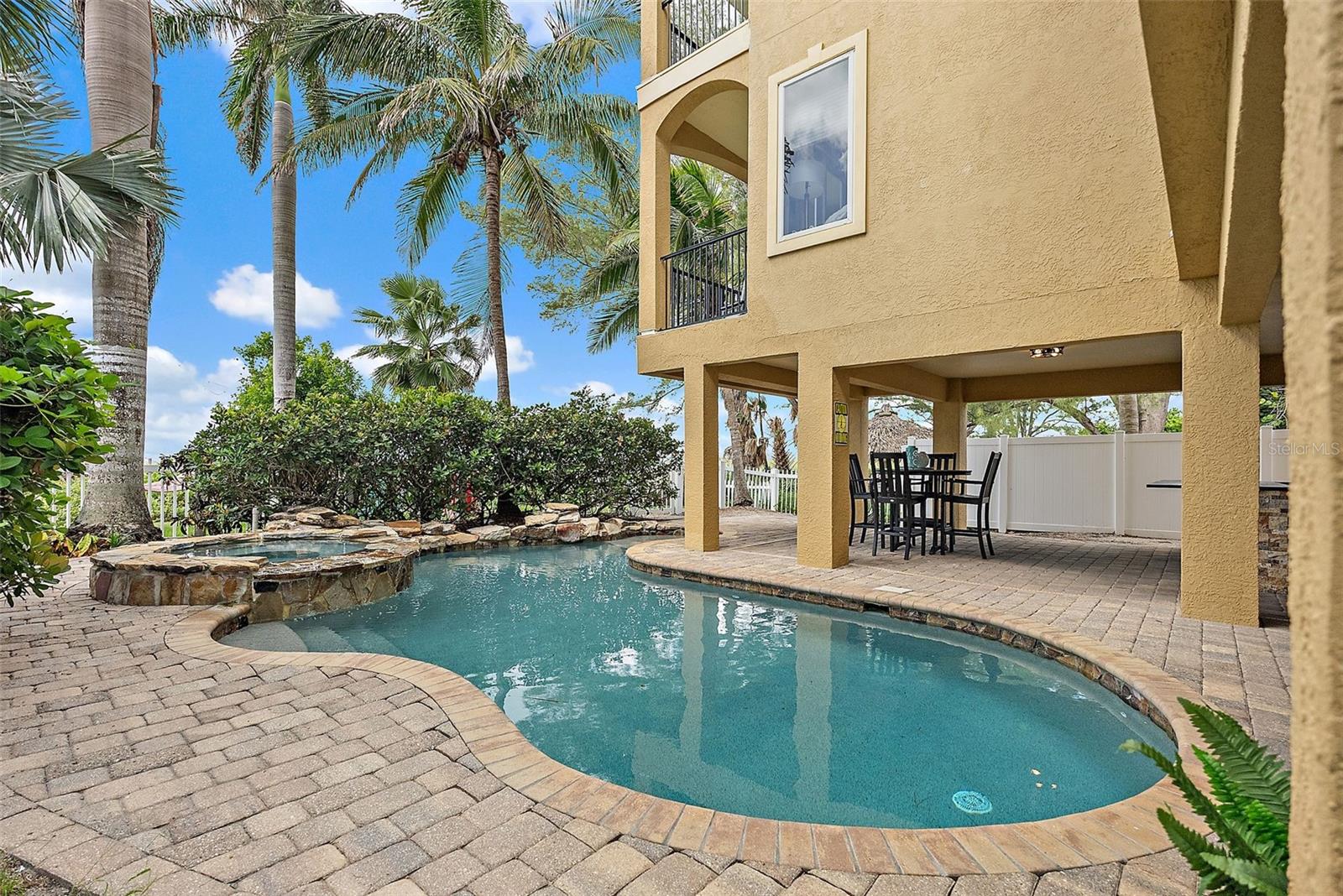 Image 3 of 77 For 10048 Gulf Boulevard