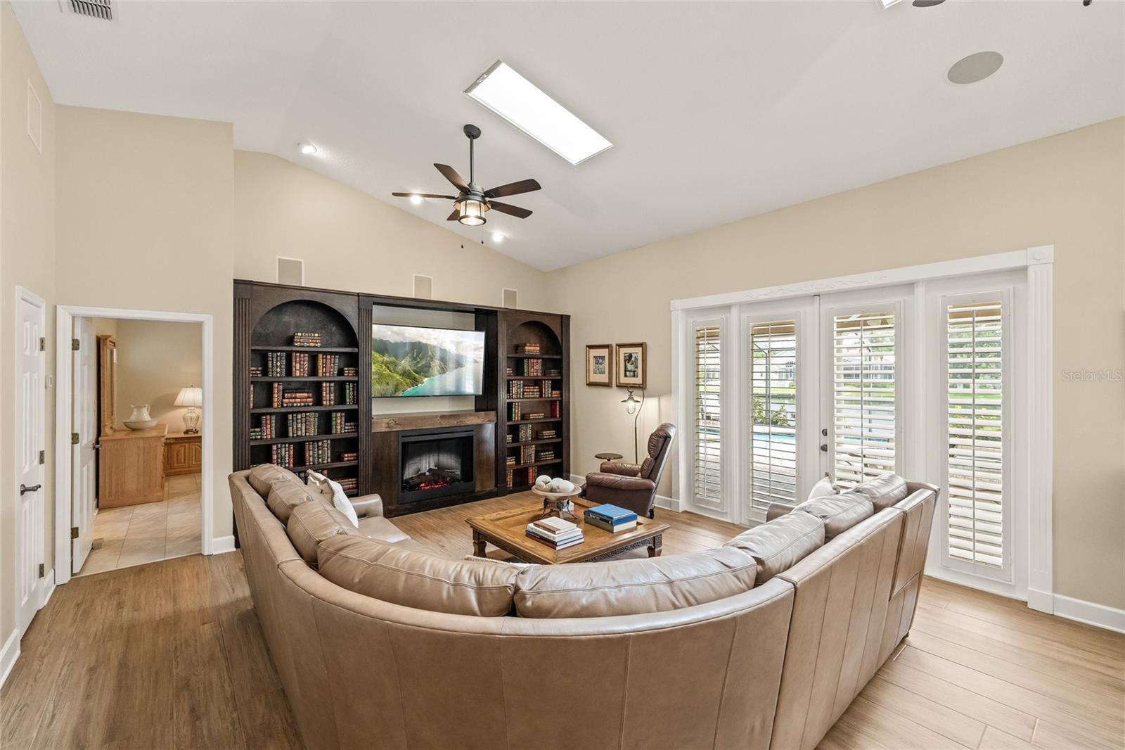 Image 12 of 64 For 1080 Water Oak Court Ne