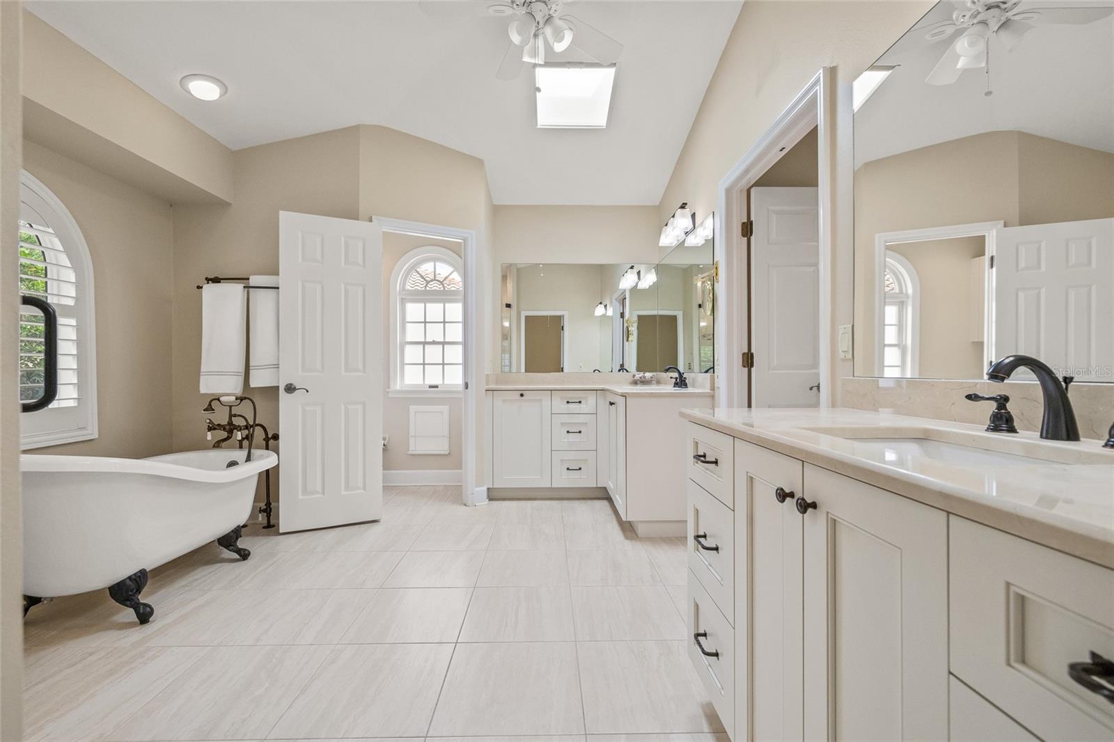 Image 16 of 64 For 1080 Water Oak Court Ne