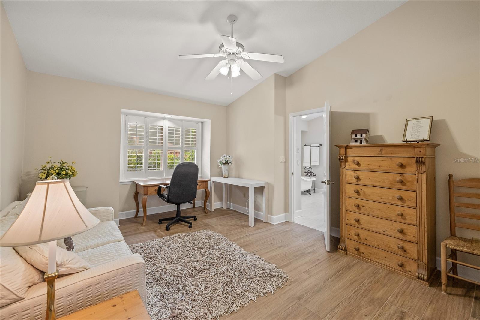 Image 19 of 64 For 1080 Water Oak Court Ne