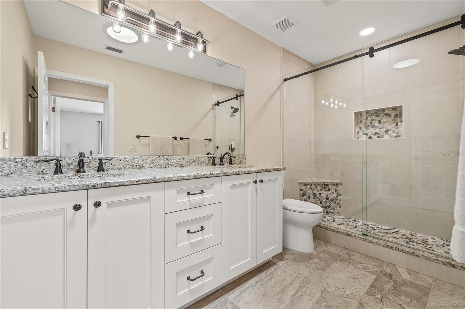 Image 21 of 64 For 1080 Water Oak Court Ne