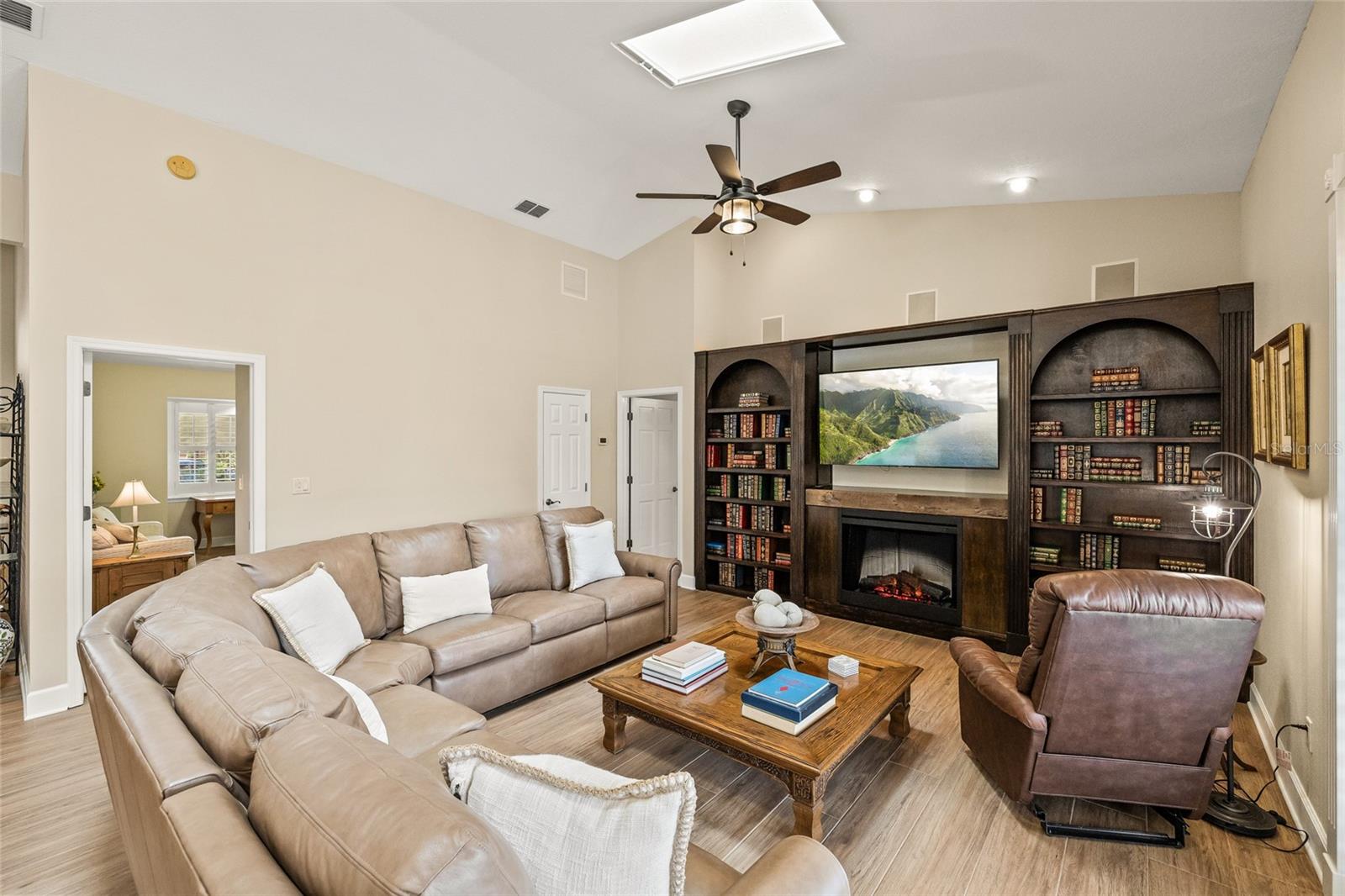 Image 29 of 64 For 1080 Water Oak Court Ne