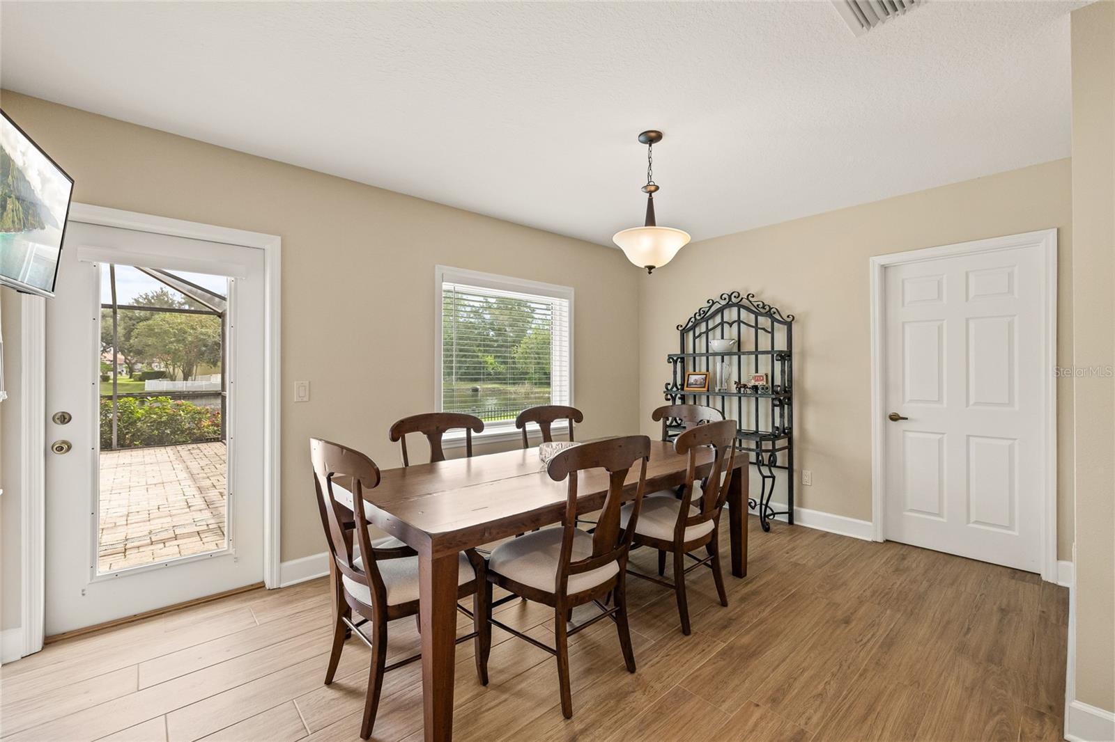 Image 9 of 64 For 1080 Water Oak Court Ne