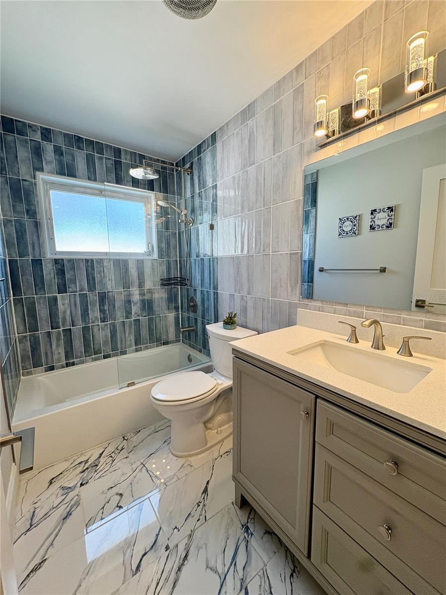 Image 12 of 19 For 1074 Woodbrook Drive S