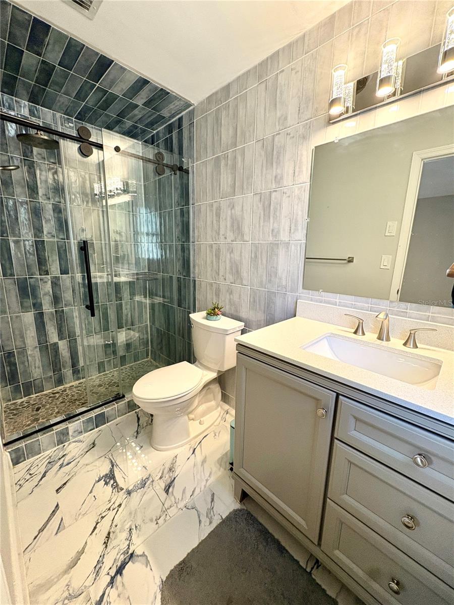 Image 16 of 19 For 1074 Woodbrook Drive S