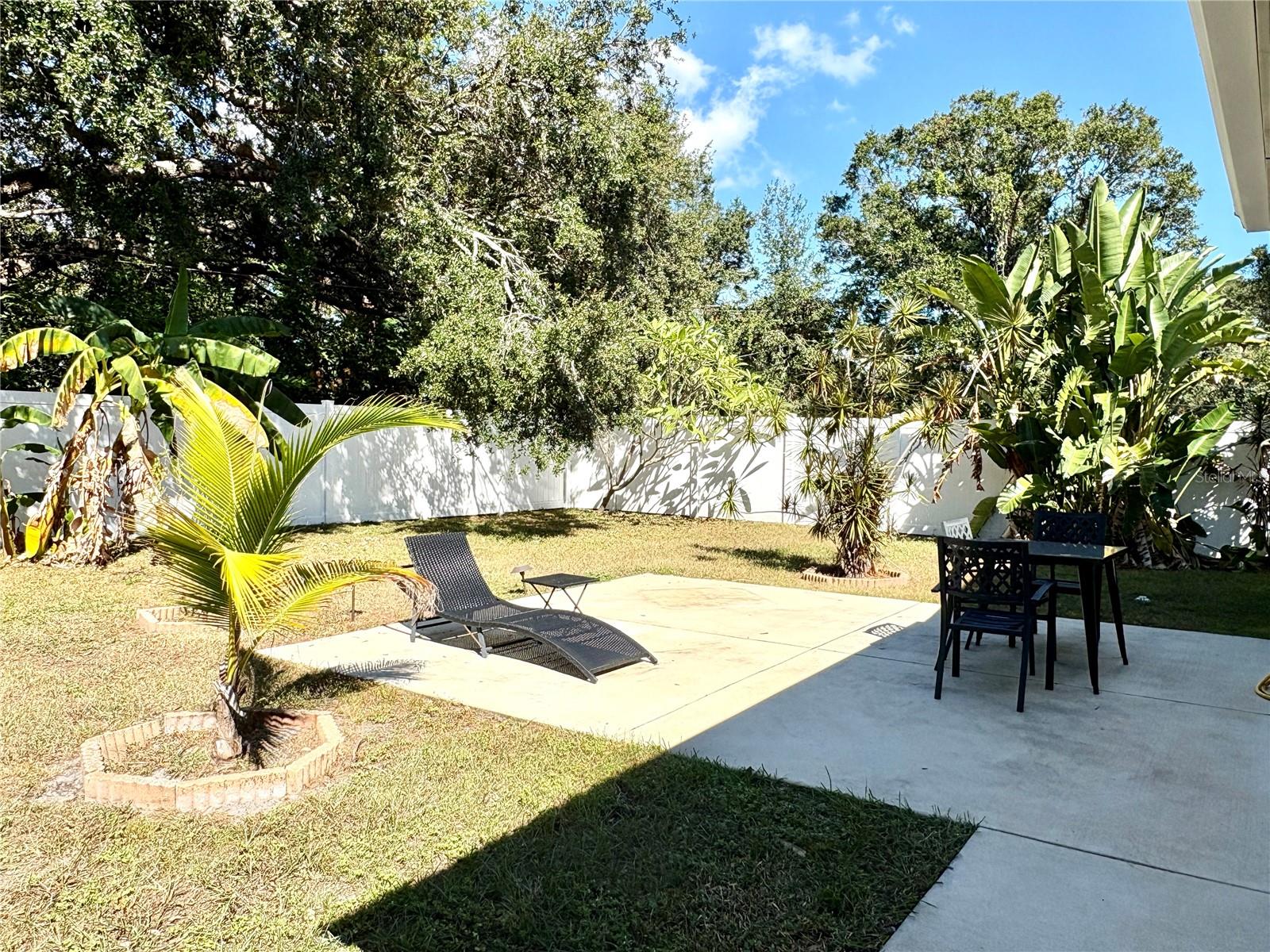 Image 18 of 19 For 1074 Woodbrook Drive S