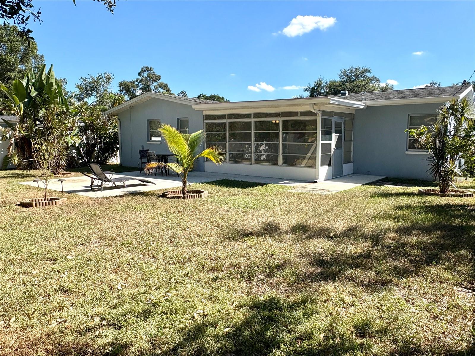 Image 19 of 19 For 1074 Woodbrook Drive S