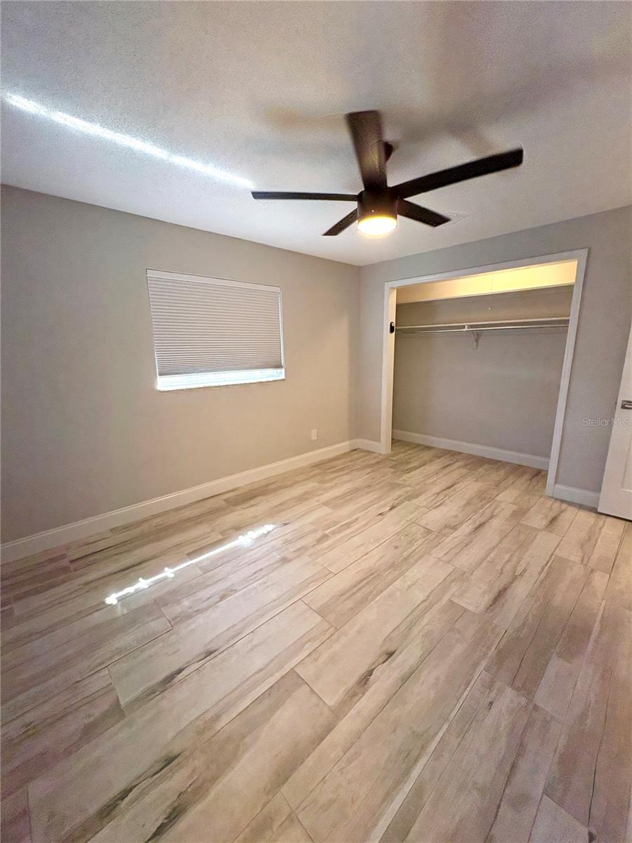 Image 9 of 19 For 1074 Woodbrook Drive S