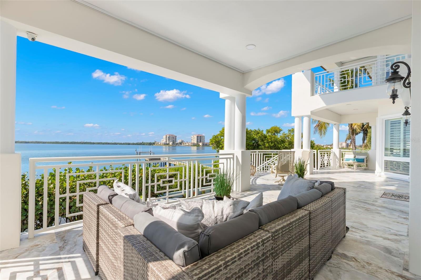 Listing photo id 15 for 6199 54th Street S